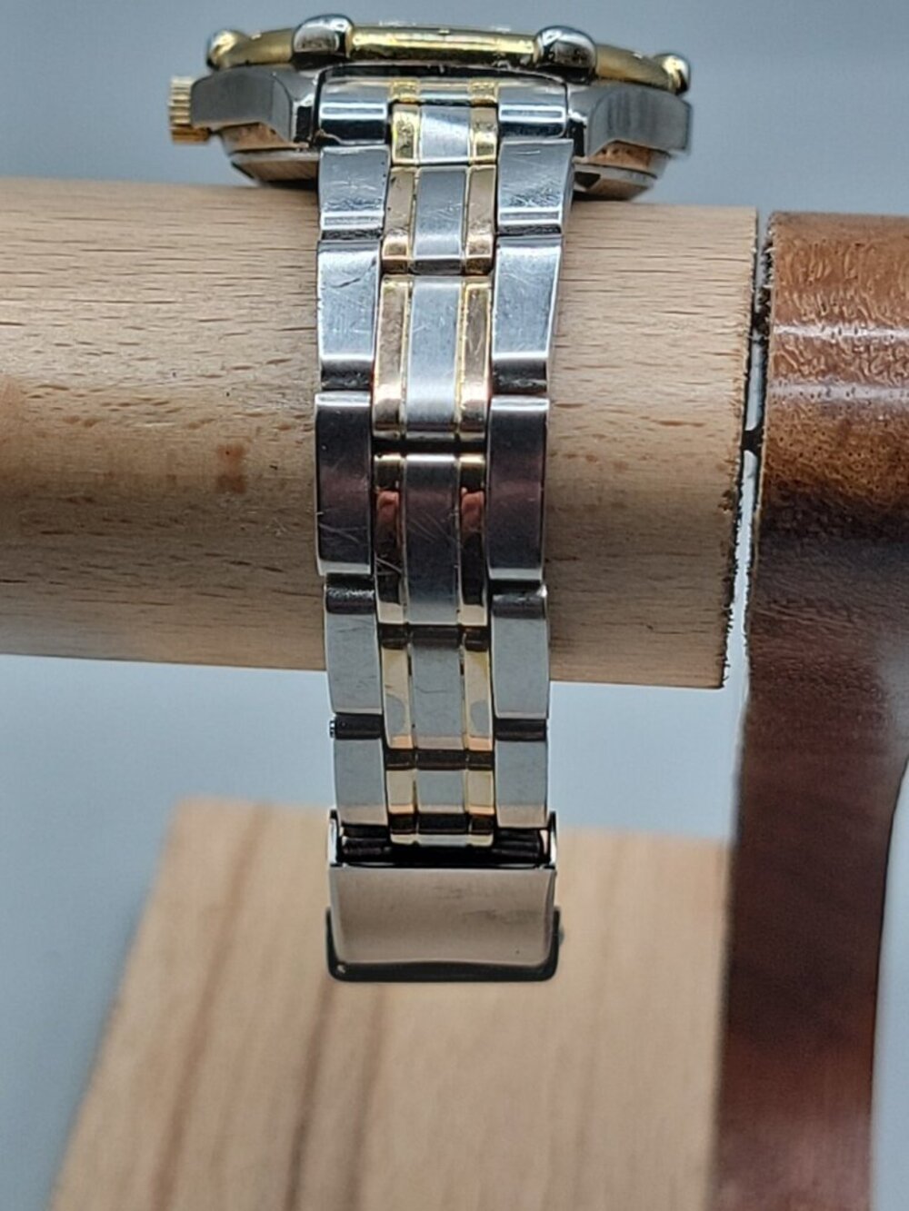 Vtg Wenger SAK Design Ladies Watch Two Tone Date White Dial 100M Water Res 29mm - Picture 6 of 15